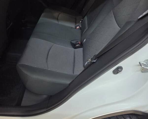 Белый Тойота РАВ 4, объемом двигателя 2 л и пробегом 66 тыс. км за 26000 $, фото 1 на Automoto.ua