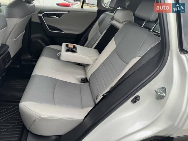 Білий Тойота РАВ 4, об'ємом двигуна 1.99 л та пробігом 99 тис. км за 28000 $, фото 22 на Automoto.ua