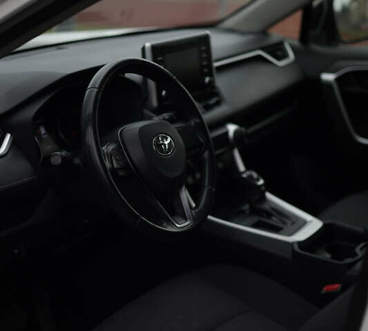 Білий Тойота РАВ 4, об'ємом двигуна 1.99 л та пробігом 140 тис. км за 23300 $, фото 3 на Automoto.ua