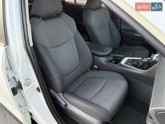 Белый Тойота РАВ 4, объемом двигателя 2.5 л и пробегом 105 тыс. км за 29900 $, фото 14 на Automoto.ua