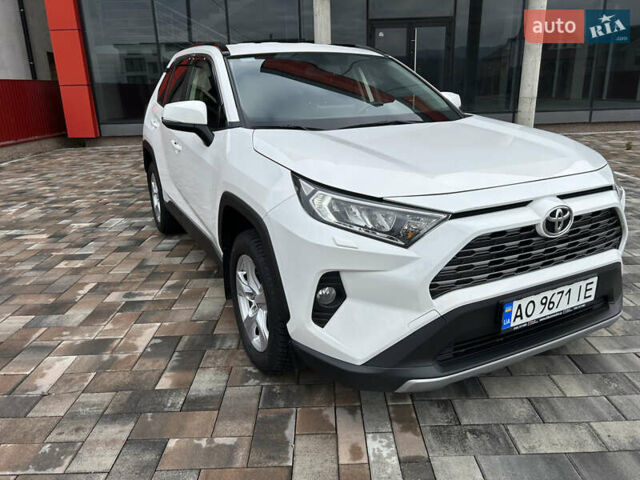 Білий Тойота РАВ 4, об'ємом двигуна 2 л та пробігом 106 тис. км за 27900 $, фото 8 на Automoto.ua
