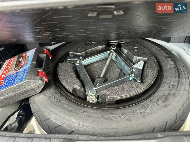 Белый Тойота РАВ 4, объемом двигателя 2 л и пробегом 70 тыс. км за 27999 $, фото 21 на Automoto.ua