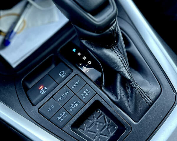 Тойота РАВ 4 2019 в Одессе на Automoto.ua Белый Тойота РАВ 4, объемом двигателя 2.49 л и пробегом 89 тыс. км за 23300 $, фото 13 на Automoto.ua