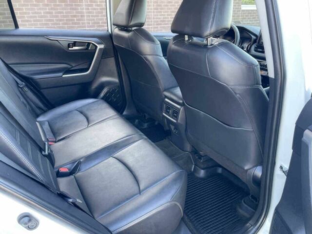 Білий Тойота РАВ 4, об'ємом двигуна 2.5 л та пробігом 36 тис. км за 14000 $, фото 16 на Automoto.ua