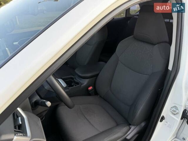 Белый Тойота РАВ 4, объемом двигателя 2.5 л и пробегом 105 тыс. км за 29900 $, фото 21 на Automoto.ua