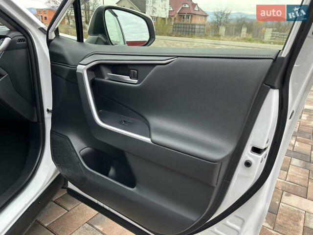 Білий Тойота РАВ 4, об'ємом двигуна 2 л та пробігом 106 тис. км за 27900 $, фото 32 на Automoto.ua