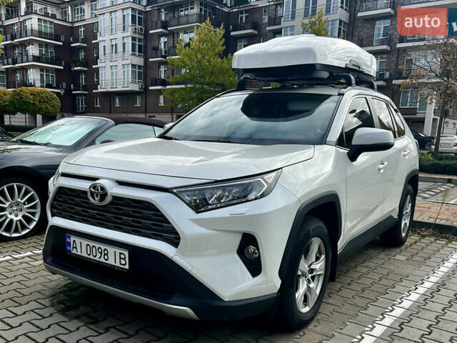 Белый Тойота РАВ 4, объемом двигателя 1.99 л и пробегом 24 тыс. км за 30500 $, фото 4 на Automoto.ua