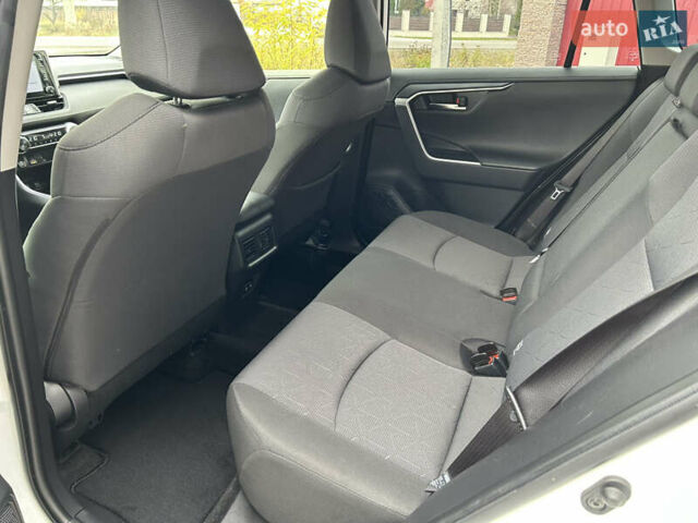 Білий Тойота РАВ 4, об'ємом двигуна 2 л та пробігом 106 тис. км за 27900 $, фото 37 на Automoto.ua