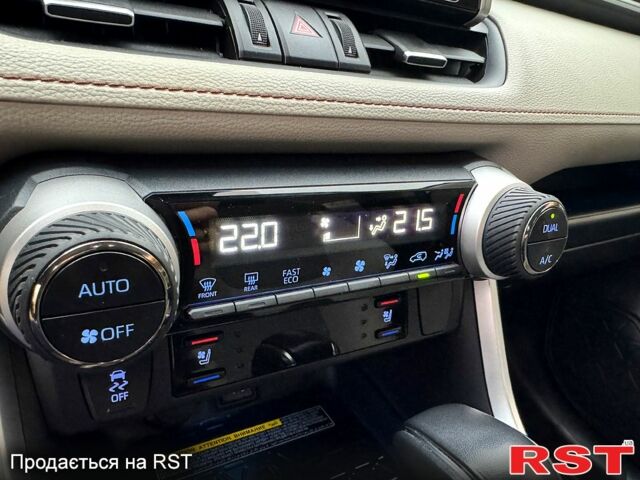 Белый Тойота РАВ 4, объемом двигателя 2 л и пробегом 99 тыс. км за 26500 $, фото 11 на Automoto.ua