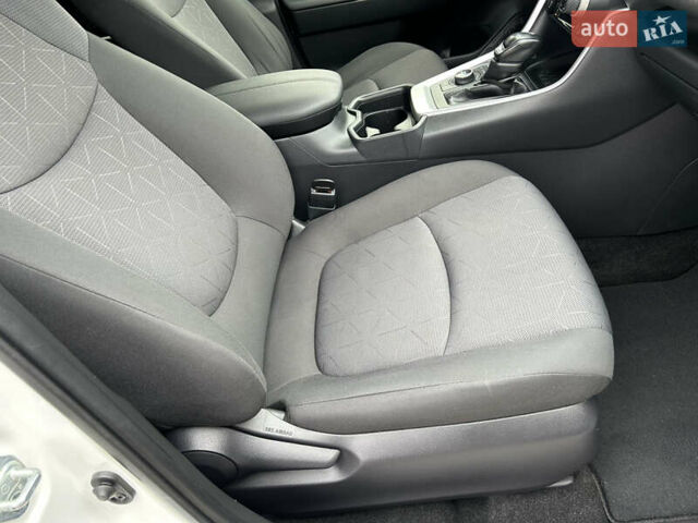 Білий Тойота РАВ 4, об'ємом двигуна 2 л та пробігом 106 тис. км за 27900 $, фото 35 на Automoto.ua