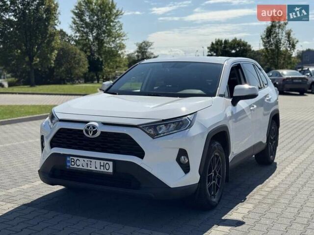 Белый Тойота РАВ 4, объемом двигателя 2 л и пробегом 116 тыс. км за 22000 $, фото 1 на Automoto.ua