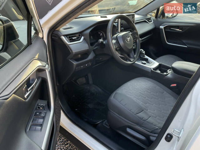 Белый Тойота РАВ 4, объемом двигателя 1.99 л и пробегом 138 тыс. км за 21200 $, фото 2 на Automoto.ua