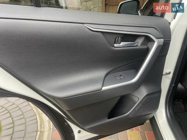 Белый Тойота РАВ 4, объемом двигателя 2 л и пробегом 41 тыс. км за 30700 $, фото 43 на Automoto.ua