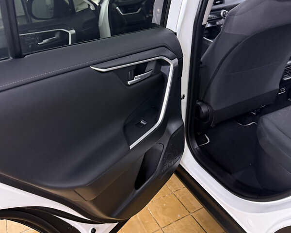 Белый Тойота РАВ 4, объемом двигателя 2.49 л и пробегом 80 тыс. км за 31700 $, фото 29 на Automoto.ua