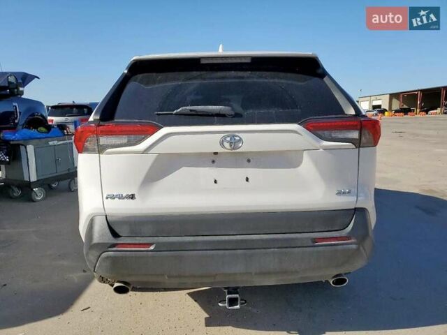 Белый Тойота РАВ 4, объемом двигателя 2.49 л и пробегом 112 тыс. км за 7900 $, фото 5 на Automoto.ua
