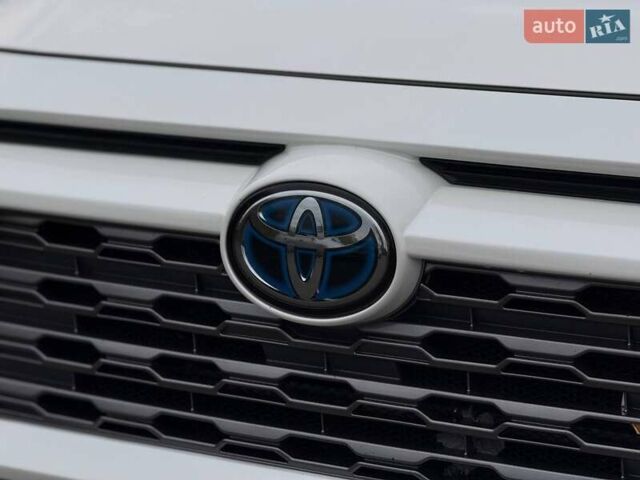 Білий Тойота РАВ 4, об'ємом двигуна 2.49 л та пробігом 128 тис. км за 29900 $, фото 7 на Automoto.ua