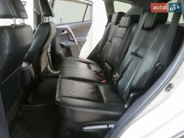 Белый Тойота РАВ 4, объемом двигателя 2.49 л и пробегом 150 тыс. км за 18000 $, фото 15 на Automoto.ua