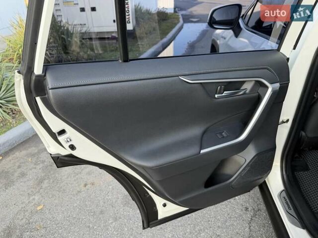 Белый Тойота РАВ 4, объемом двигателя 2.5 л и пробегом 105 тыс. км за 29900 $, фото 20 на Automoto.ua