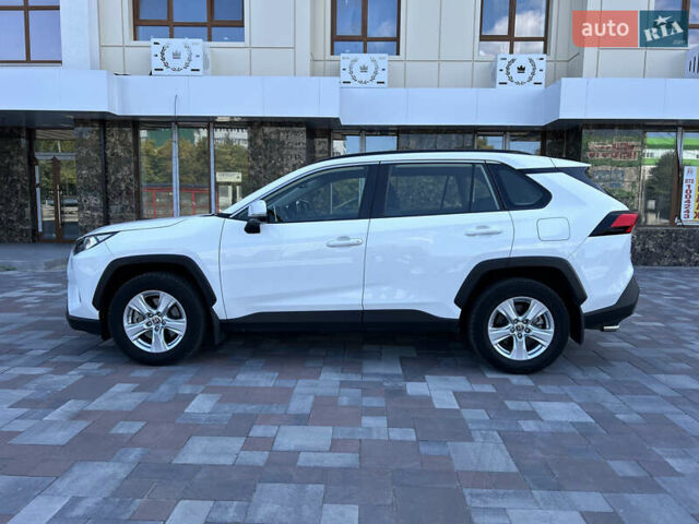 Белый Тойота РАВ 4, объемом двигателя 2 л и пробегом 70 тыс. км за 28750 $, фото 2 на Automoto.ua