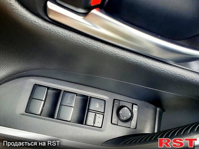 Белый Тойота РАВ 4, объемом двигателя 2.5 л и пробегом 70 тыс. км за 25000 $, фото 5 на Automoto.ua