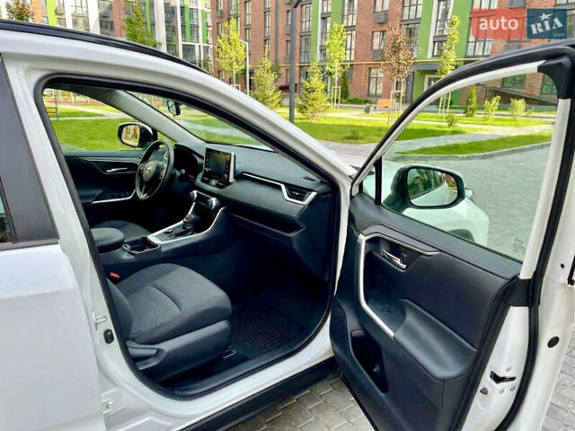 Белый Тойота РАВ 4, объемом двигателя 1.99 л и пробегом 138 тыс. км за 21200 $, фото 5 на Automoto.ua