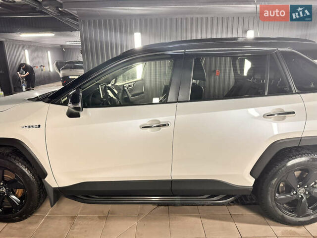 Тойота РАВ 4 2019 в Киеве на Automoto.ua Белый Тойота РАВ 4, объемом двигателя 2.49 л и пробегом 85 тыс. км за 41500 $, фото 6 на Automoto.ua