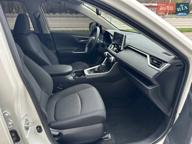 Белый Тойота РАВ 4, объемом двигателя 2 л и пробегом 70 тыс. км за 27999 $, фото 23 на Automoto.ua