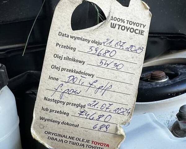 Білий Тойота РАВ 4, об'ємом двигуна 2 л та пробігом 70 тис. км за 23500 $, фото 2 на Automoto.ua