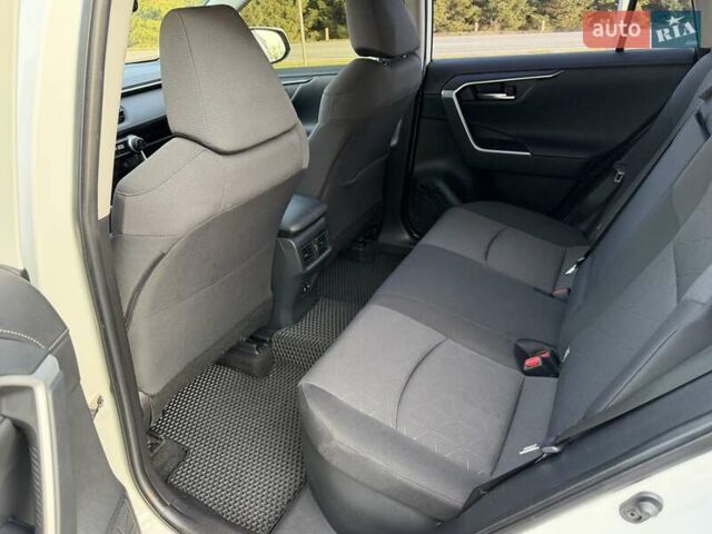 Белый Тойота РАВ 4, объемом двигателя 2.5 л и пробегом 105 тыс. км за 29900 $, фото 19 на Automoto.ua