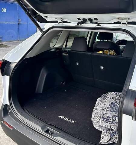 Білий Тойота РАВ 4, об'ємом двигуна 2.5 л та пробігом 121 тис. км за 27000 $, фото 10 на Automoto.ua