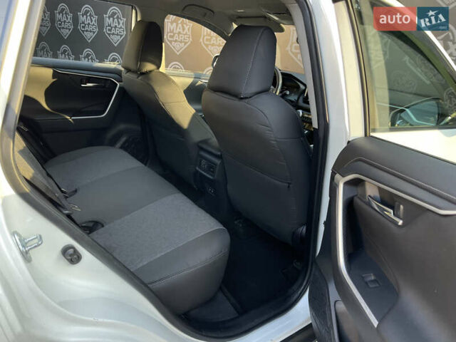 Белый Тойота РАВ 4, объемом двигателя 2 л и пробегом 215 тыс. км за 21000 $, фото 8 на Automoto.ua