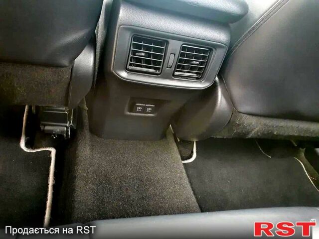 Белый Тойота РАВ 4, объемом двигателя 2.5 л и пробегом 70 тыс. км за 25000 $, фото 6 на Automoto.ua