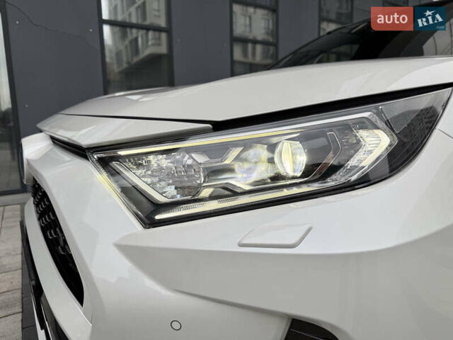 Білий Тойота РАВ 4, об'ємом двигуна 2.5 л та пробігом 101 тис. км за 31800 $, фото 4 на Automoto.ua