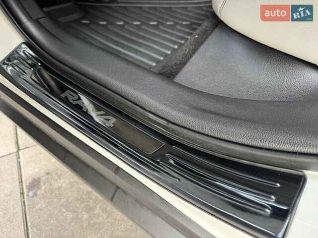 Белый Тойота РАВ 4, объемом двигателя 1.99 л и пробегом 99 тыс. км за 27500 $, фото 45 на Automoto.ua