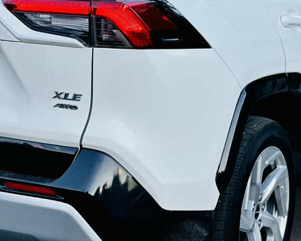 Тойота РАВ 4 2019 в Одессе на Automoto.ua Белый Тойота РАВ 4, объемом двигателя 2.49 л и пробегом 89 тыс. км за 23300 $, фото 8 на Automoto.ua