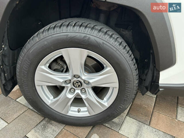 Білий Тойота РАВ 4, об'ємом двигуна 2 л та пробігом 106 тис. км за 27900 $, фото 36 на Automoto.ua