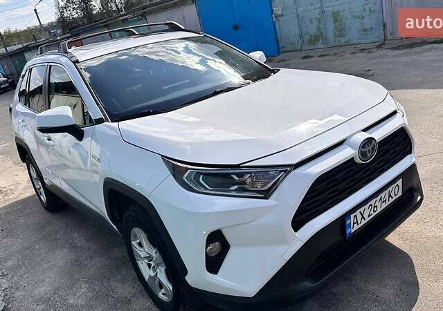 Білий Тойота РАВ 4, об'ємом двигуна 2.5 л та пробігом 121 тис. км за 27000 $, фото 3 на Automoto.ua