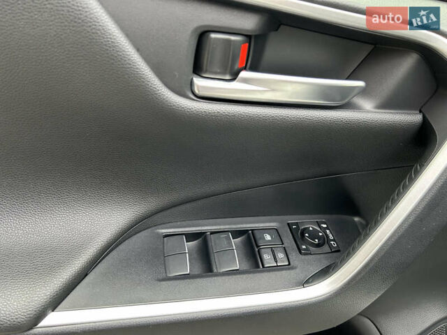 Білий Тойота РАВ 4, об'ємом двигуна 2 л та пробігом 106 тис. км за 27900 $, фото 40 на Automoto.ua