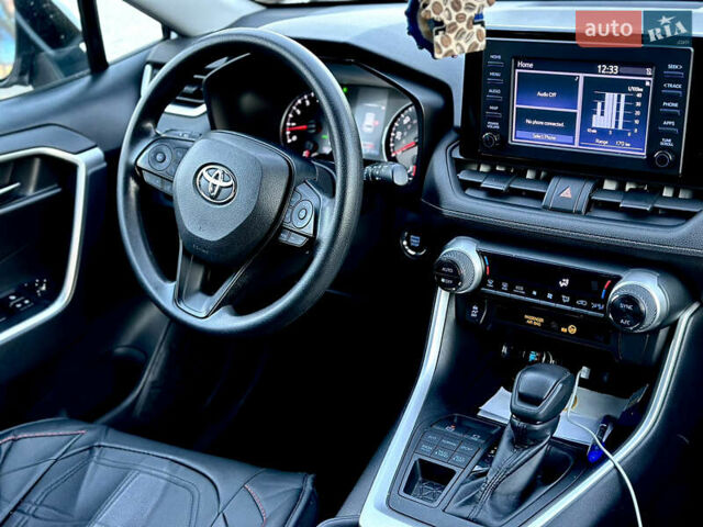 Тойота РАВ 4 2019 в Одессе на Automoto.ua Белый Тойота РАВ 4, объемом двигателя 2.49 л и пробегом 89 тыс. км за 23300 $, фото 10 на Automoto.ua