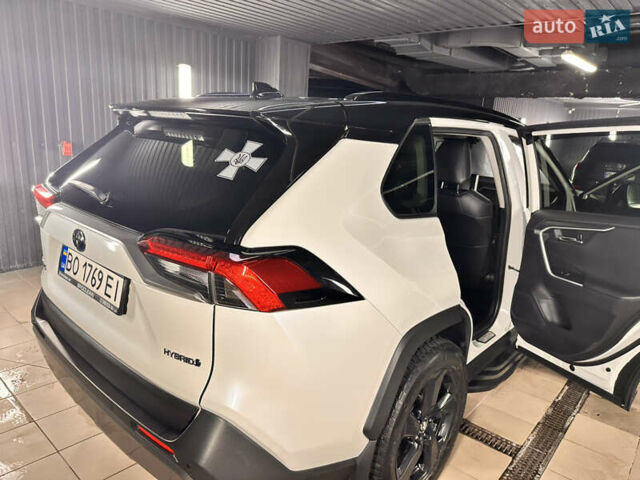 Тойота РАВ 4 2019 в Киеве на Automoto.ua Белый Тойота РАВ 4, объемом двигателя 2.49 л и пробегом 85 тыс. км за 41500 $, фото 2 на Automoto.ua