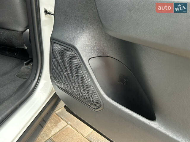 Білий Тойота РАВ 4, об'ємом двигуна 2 л та пробігом 106 тис. км за 27900 $, фото 25 на Automoto.ua