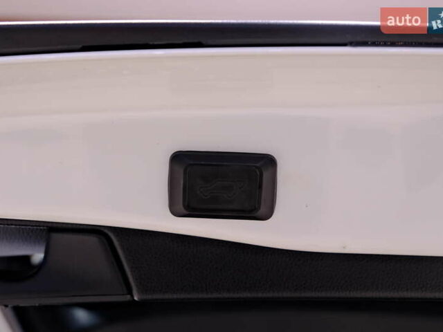 Білий Тойота РАВ 4, об'ємом двигуна 2.5 л та пробігом 98 тис. км за 32900 $, фото 56 на Automoto.ua