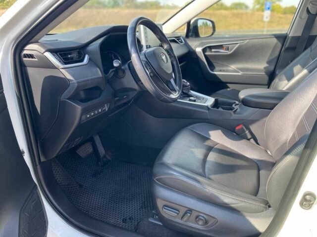 Белый Тойота РАВ 4, объемом двигателя 2 л и пробегом 101 тыс. км за 27600 $, фото 4 на Automoto.ua