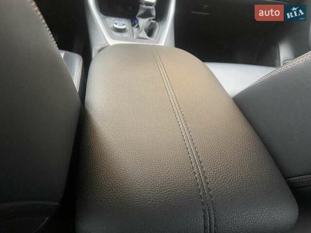 Белый Тойота РАВ 4, объемом двигателя 2 л и пробегом 41 тыс. км за 30700 $, фото 42 на Automoto.ua
