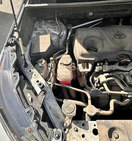 Білий Тойота РАВ 4, об'ємом двигуна 2.5 л та пробігом 121 тис. км за 27000 $, фото 19 на Automoto.ua