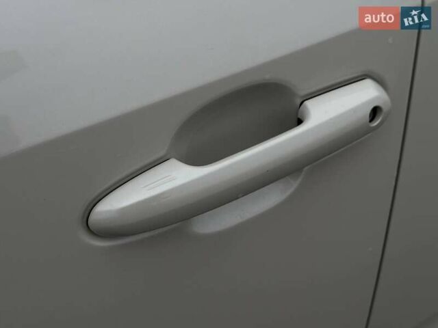 Білий Тойота РАВ 4, об'ємом двигуна 2.49 л та пробігом 128 тис. км за 29900 $, фото 19 на Automoto.ua