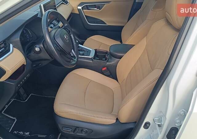 Білий Тойота РАВ 4, об'ємом двигуна 2.49 л та пробігом 125 тис. км за 34376 $, фото 10 на Automoto.ua