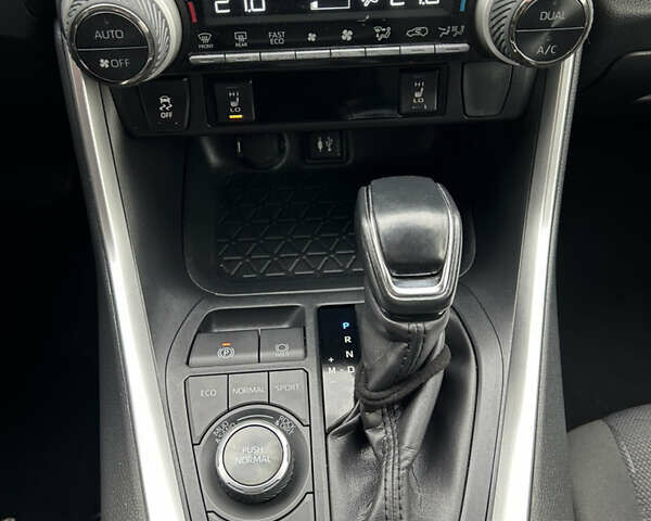 Білий Тойота РАВ 4, об'ємом двигуна 2 л та пробігом 106 тис. км за 27900 $, фото 48 на Automoto.ua