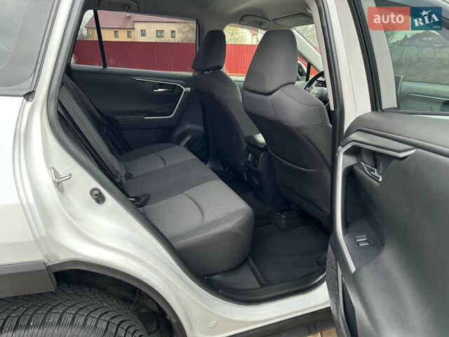 Білий Тойота РАВ 4, об'ємом двигуна 2 л та пробігом 106 тис. км за 27900 $, фото 23 на Automoto.ua