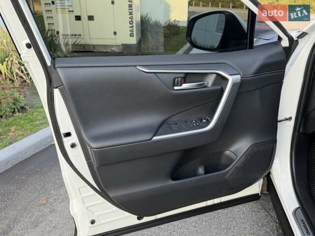 Белый Тойота РАВ 4, объемом двигателя 2.5 л и пробегом 105 тыс. км за 29900 $, фото 23 на Automoto.ua